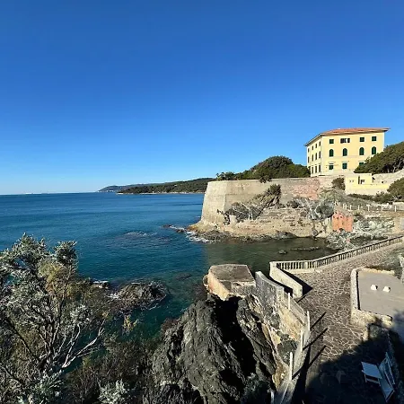 Σπίτι διακοπών Cala House, With Sea Access *